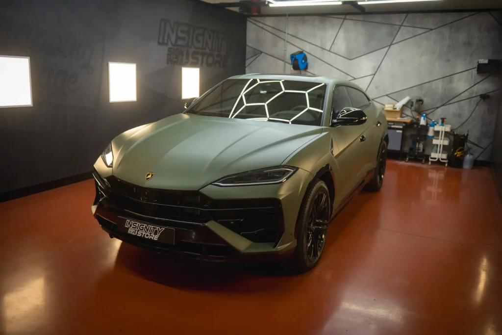 Lamborghini urus front